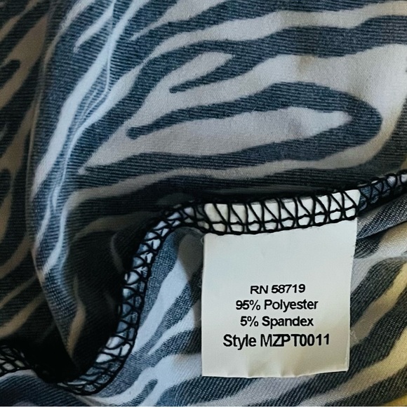 Notations casual/semi-dress top blouse L zebra print whiteblack sleeveless flowy - Picture 10 of 10